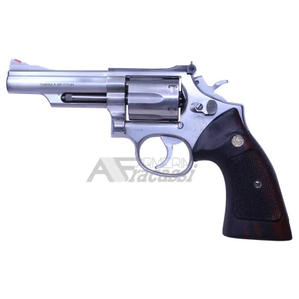 Smith & Wesson 66 €600